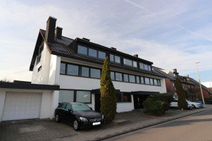 Hauptbild + Kaarst + Haus im Haus + ca. 123 m² Wohnfläche + 2 Schlafzimmer + Bj. 1975 +