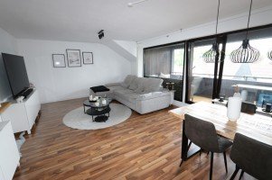 Hauptbild + Kaarst-Zentrum + 3-Zimmer-Wohnung + 2. OG + ca. 86 m² Wohnfläche + 2 Badezimmer + Balkon +