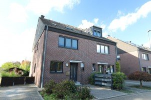 Hauptbild + Holzbüttgen + Doppelhaushälfte + Bj. 1983 + ca. 140 m² Wohnfläche + 5 Zimmer + 2 Badezimmer +
