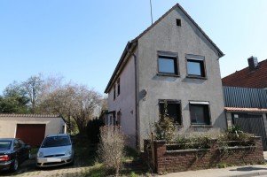 Hauptbild + Jüchen + EFH + sanierungsbedürftig + Bj. 1951 + ca. 857 m² Grundstück. + ca. 125 m² Wohnfläche +