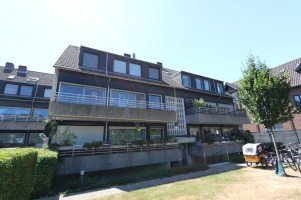 Hauptbild + Vorst + 3-Zimmer-Wohnung + ca. 87 m² Wohnfläche + 1. OG + Bj. 1976 + 2 Balkone + Stellplatz