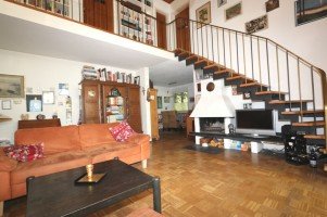 Hauptbild + Kaarst + Doppelhaushälfte + Baujahr 1969+ ca. 107 m² Wohnfläche + ca. 447 m² Grundstück + Garage +
